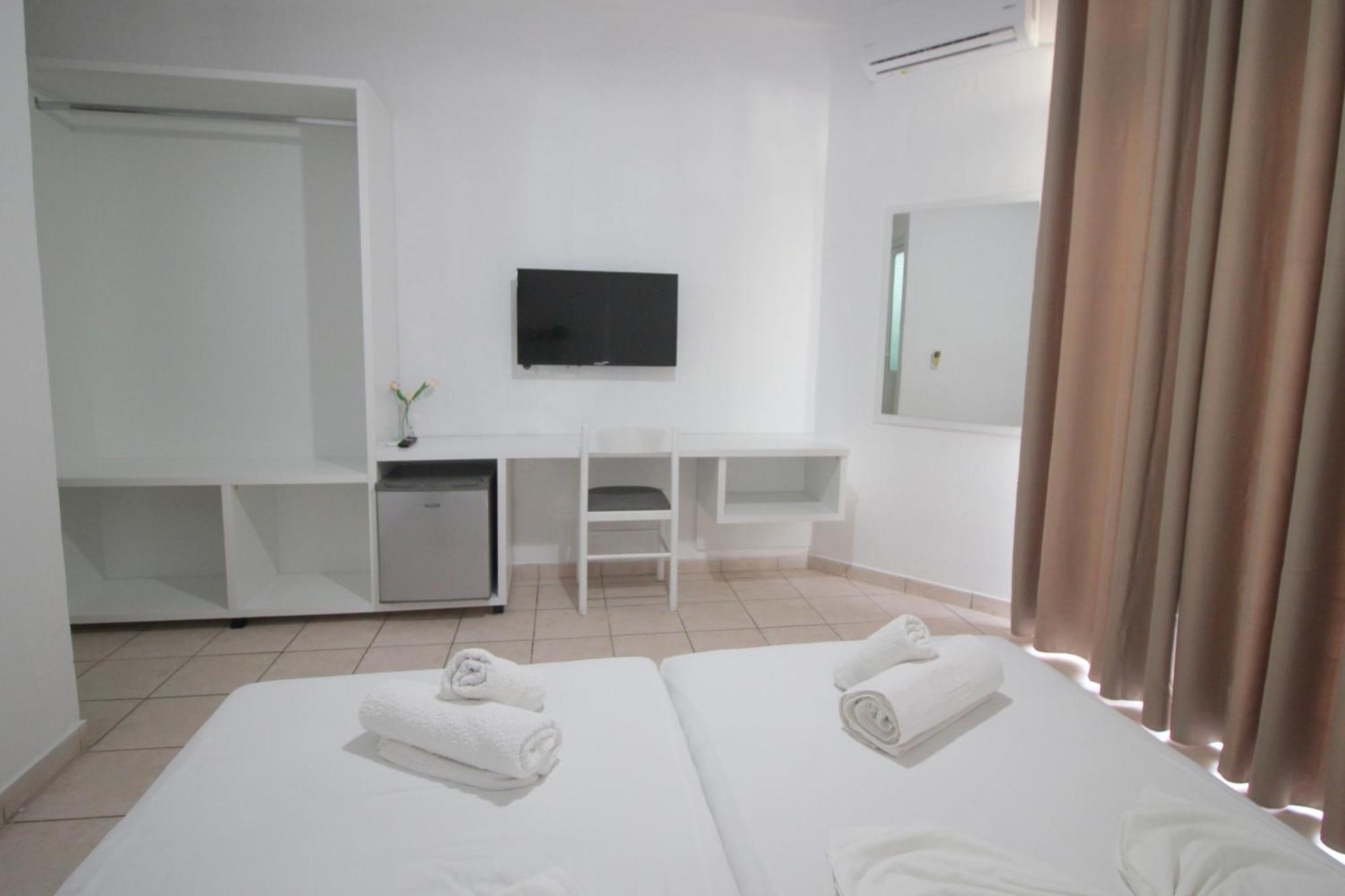Hotel Ceka Sarandë エクステリア 写真
