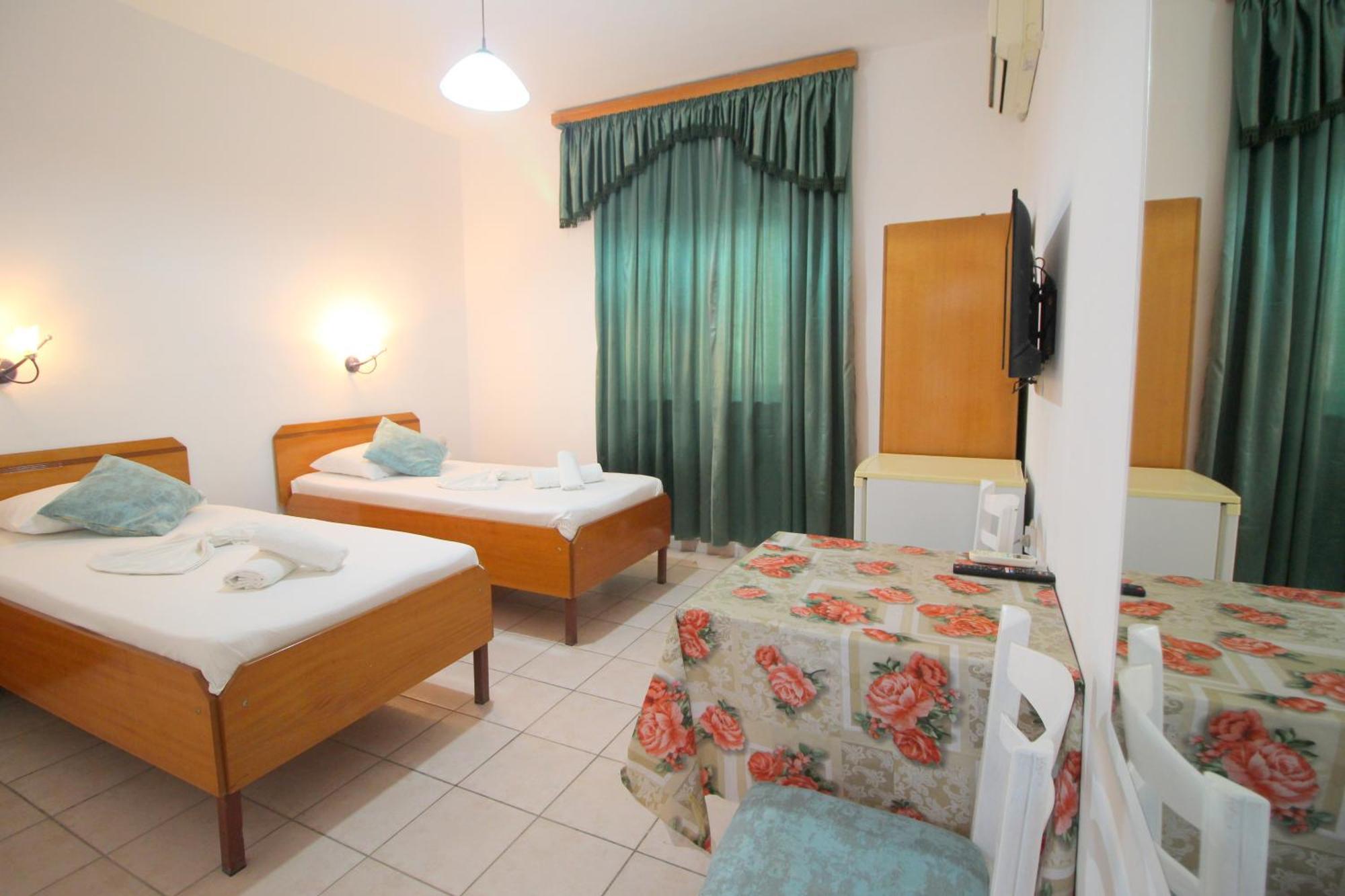 Hotel Ceka Sarandë エクステリア 写真