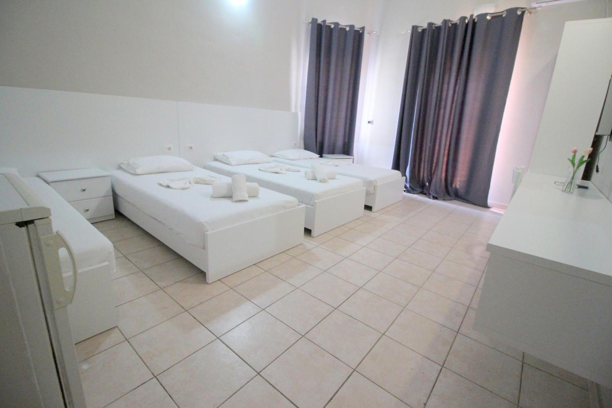 Hotel Ceka Sarandë エクステリア 写真