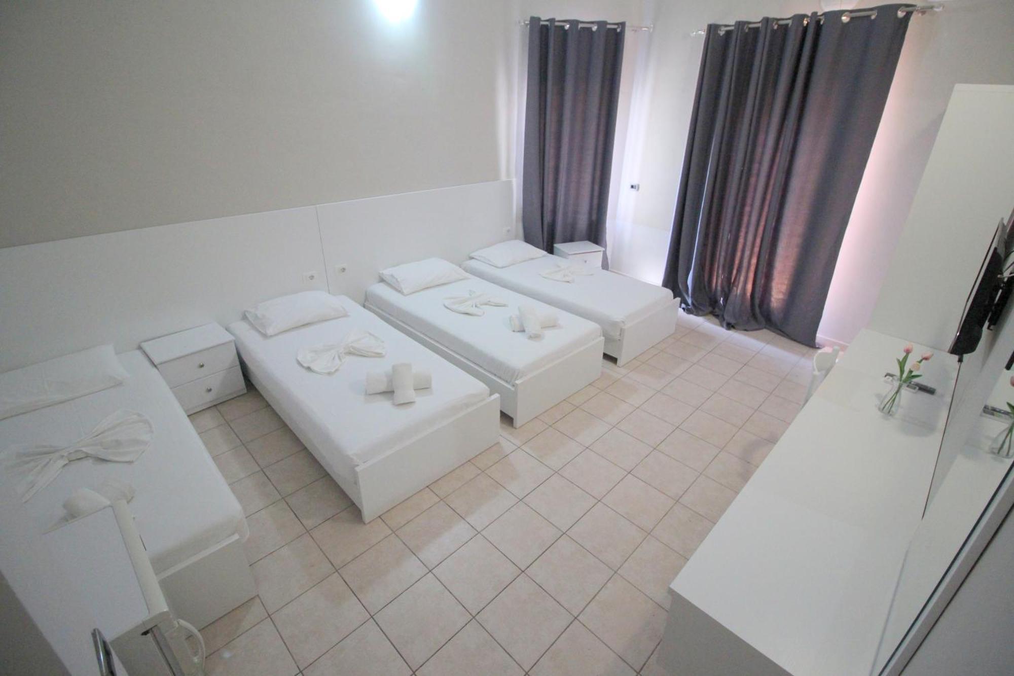 Hotel Ceka Sarandë エクステリア 写真