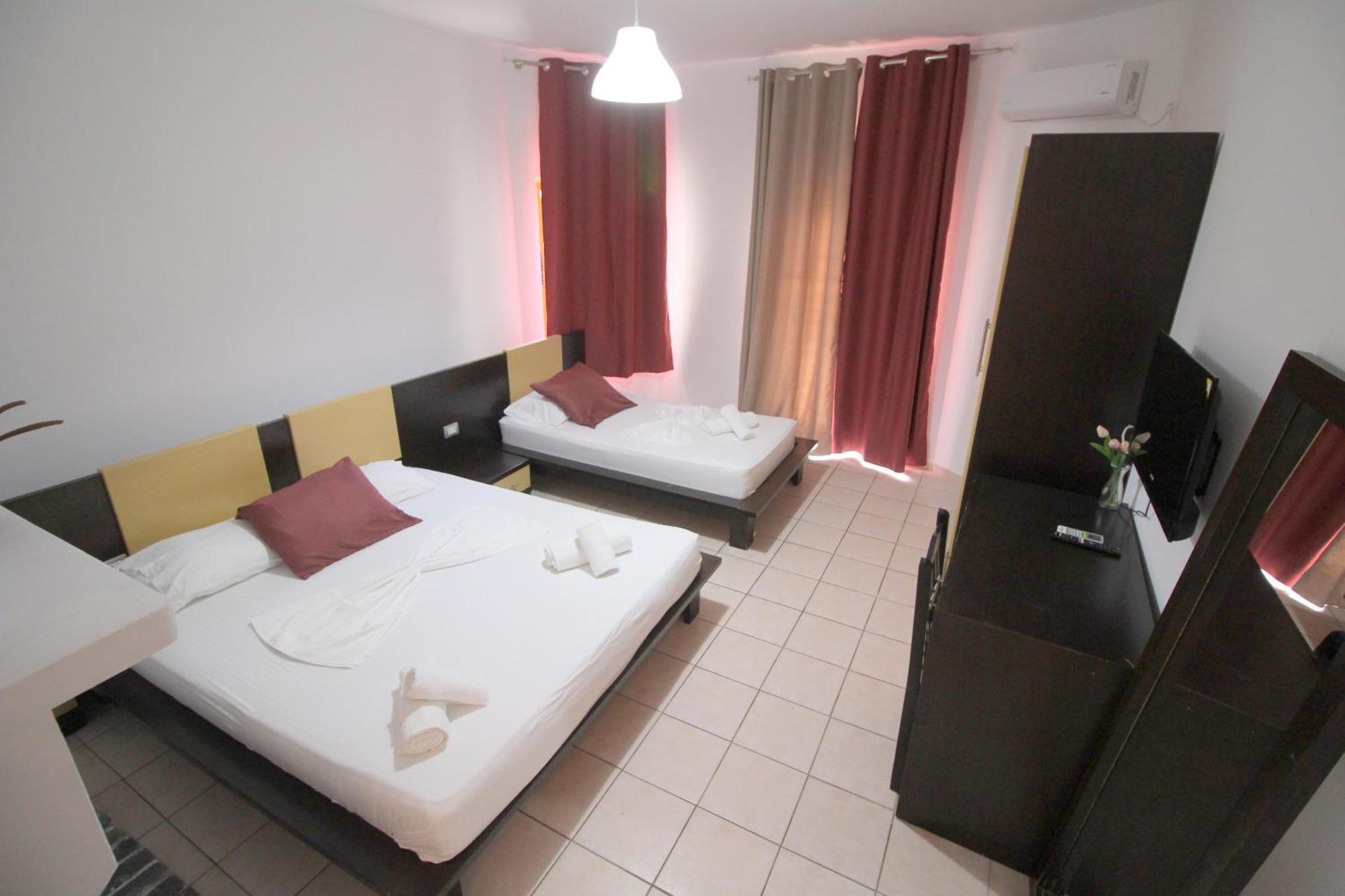 Hotel Ceka Sarandë エクステリア 写真