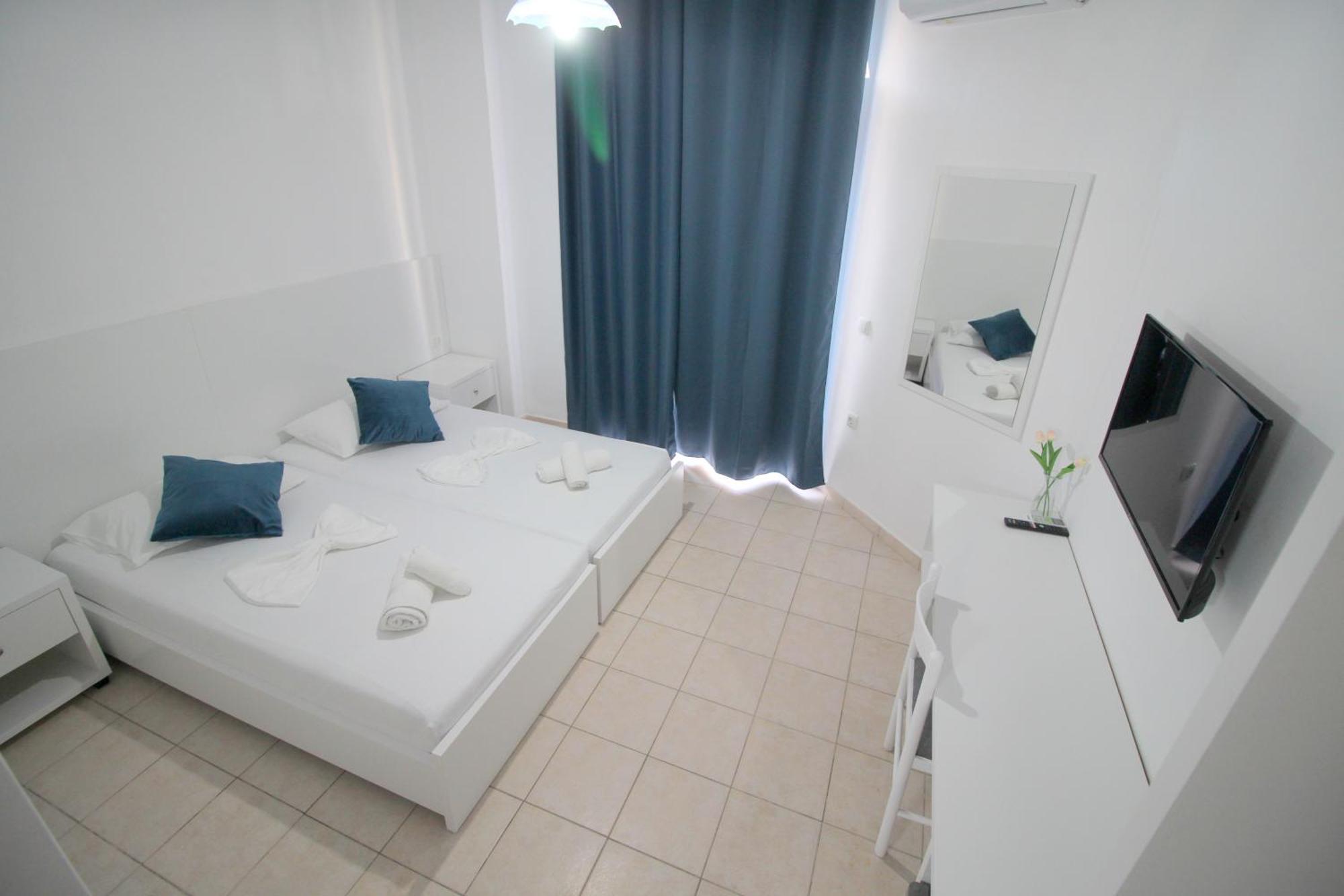 Hotel Ceka Sarandë エクステリア 写真