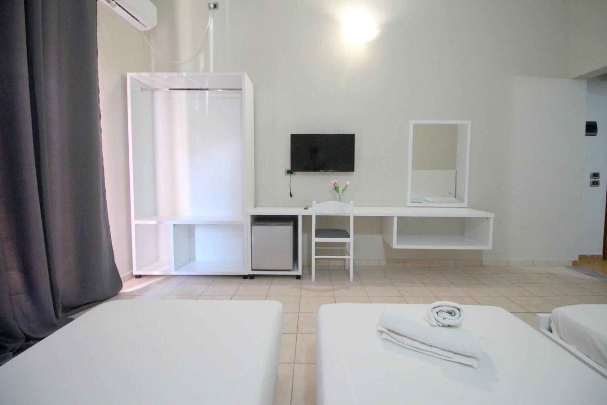Hotel Ceka Sarandë エクステリア 写真