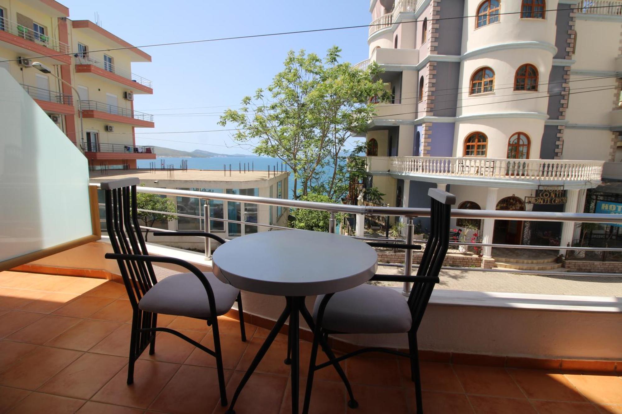 Hotel Ceka Sarandë エクステリア 写真