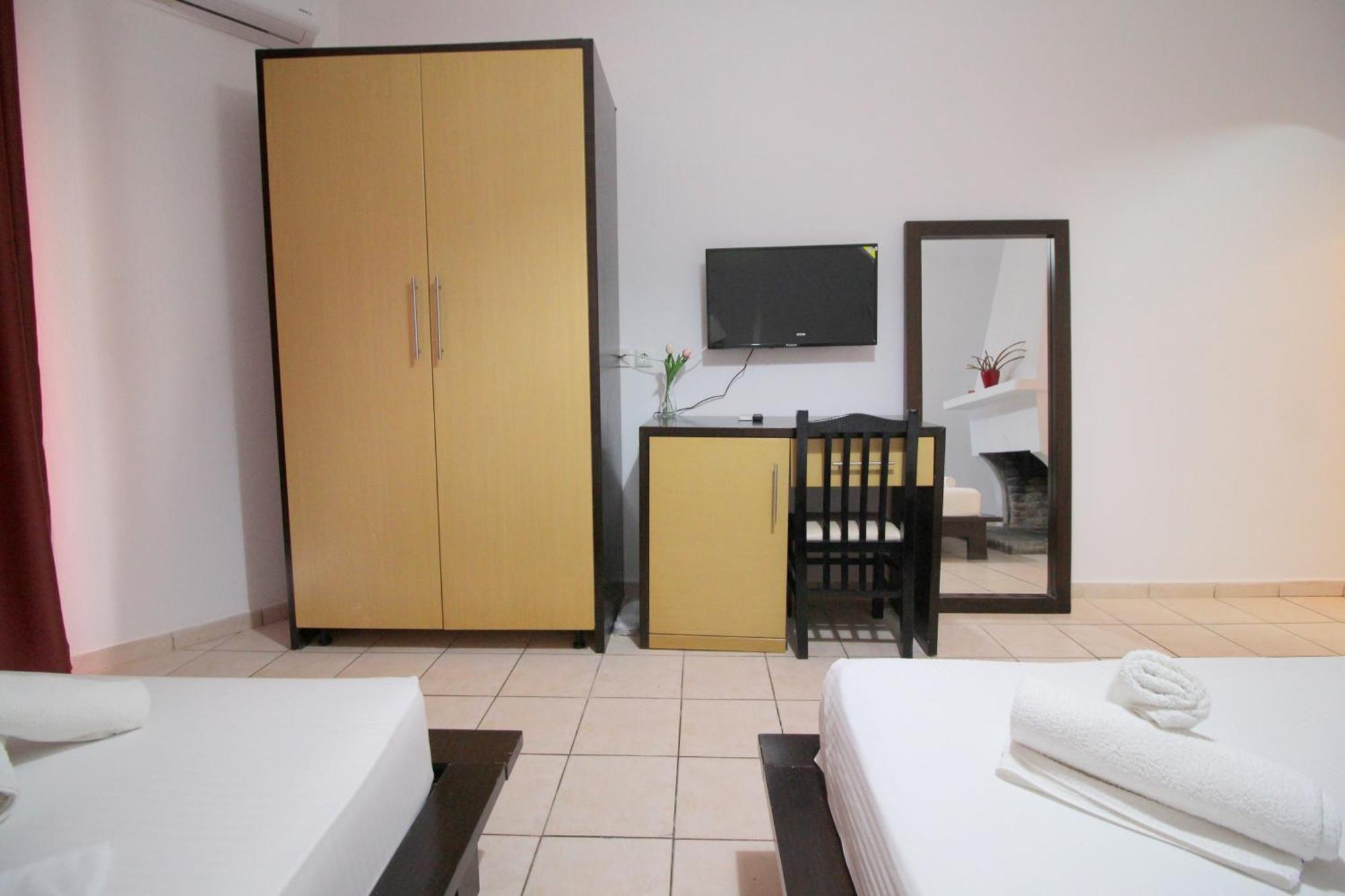 Hotel Ceka Sarandë エクステリア 写真