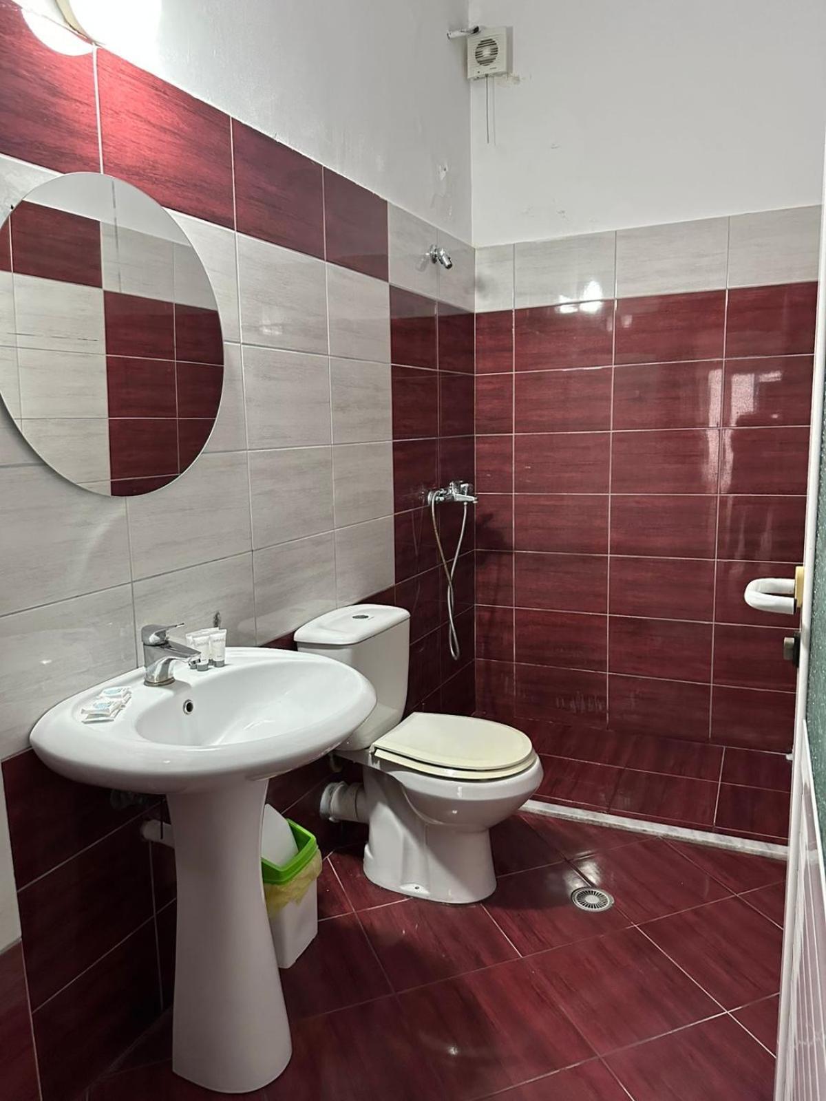 Hotel Ceka Sarandë エクステリア 写真