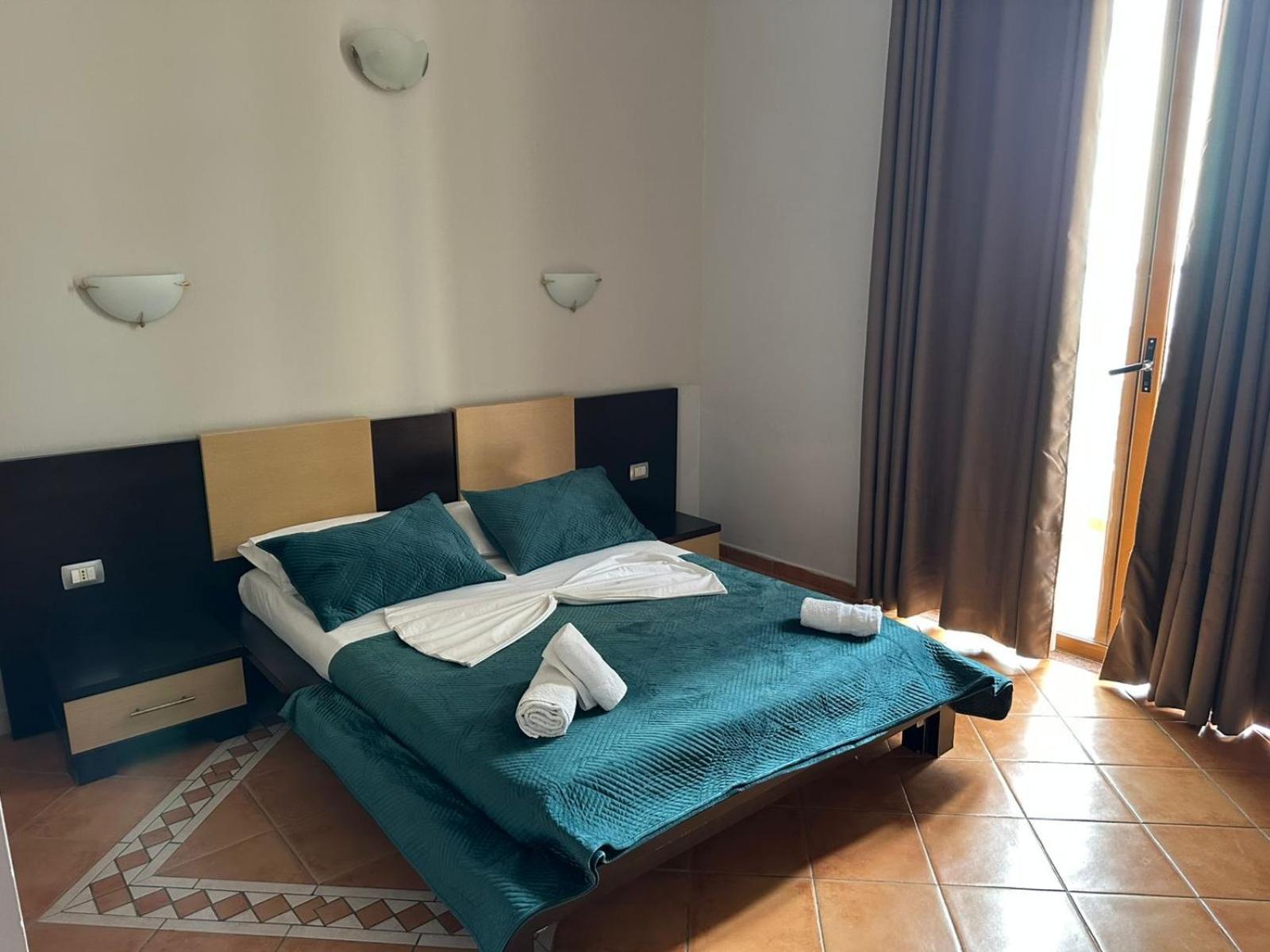 Hotel Ceka Sarandë エクステリア 写真