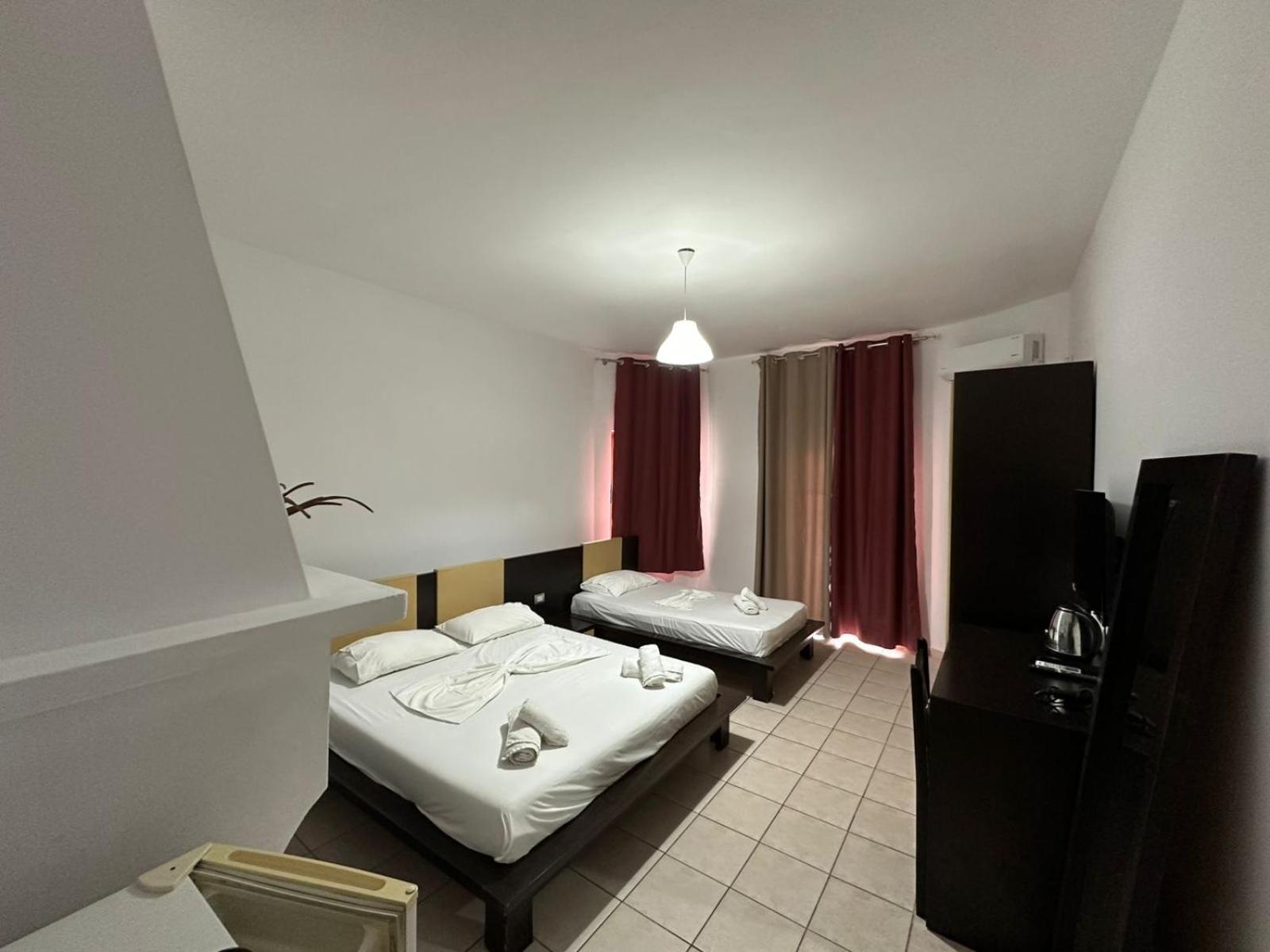 Hotel Ceka Sarandë エクステリア 写真