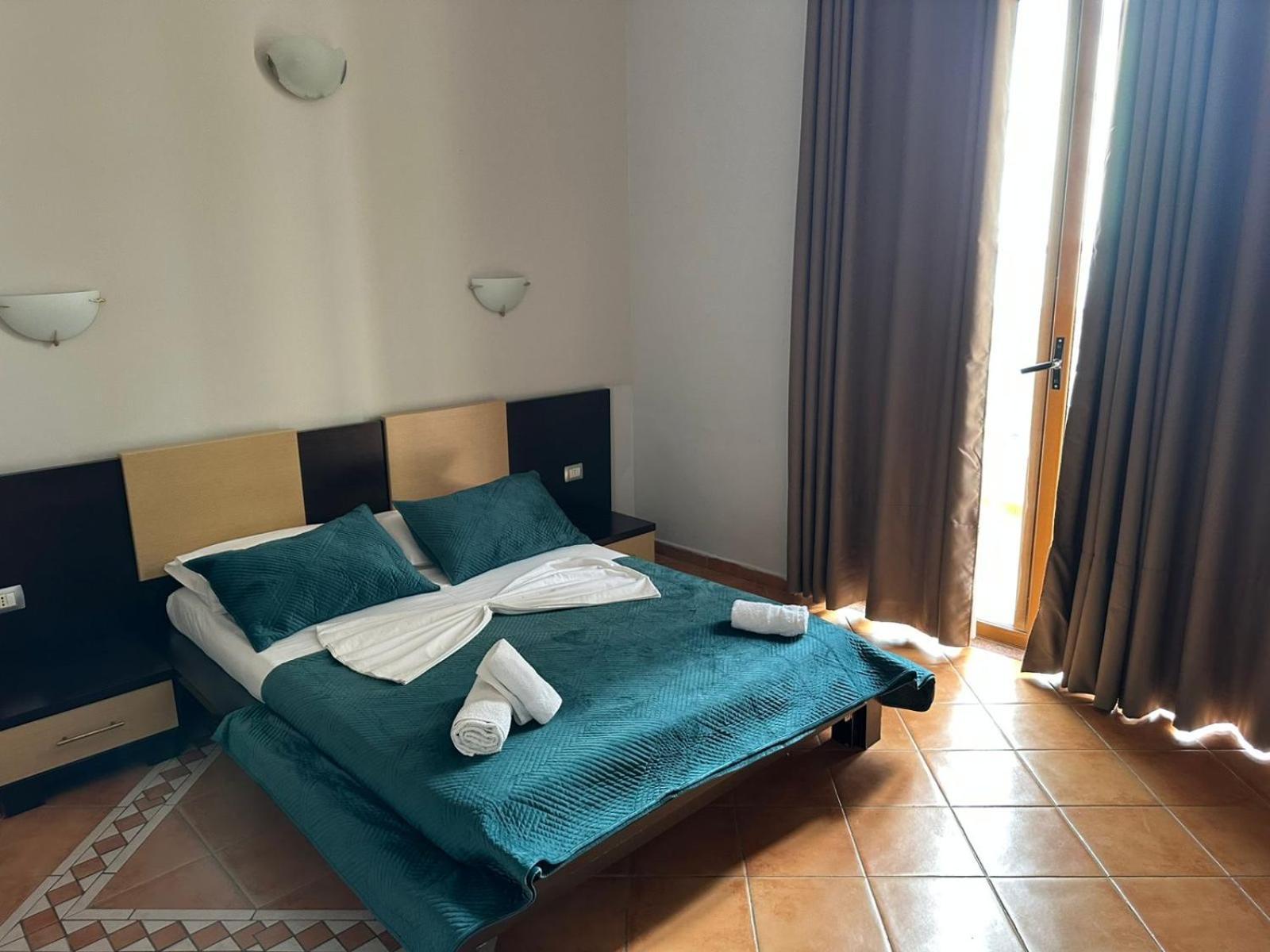 Hotel Ceka Sarandë エクステリア 写真
